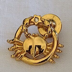 Vintage Gold Tone Crab Lapel Pin with Small Rhinestone